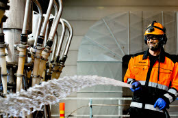 Kokkola, employee washing hydrocyclones